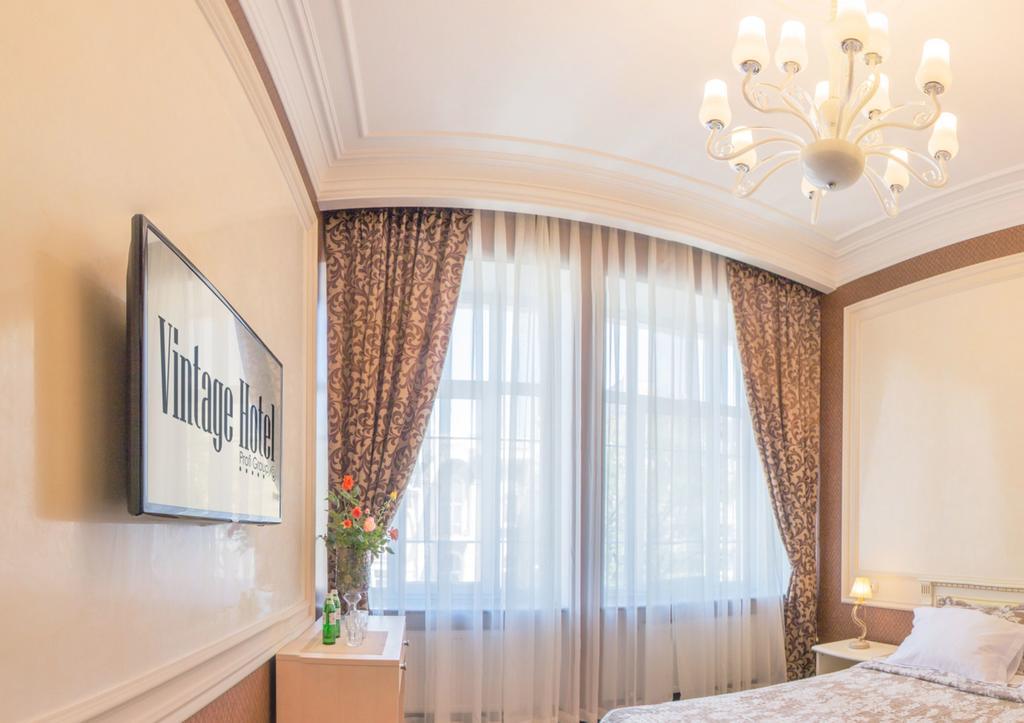 Vintage Hotel Odesa Exterior foto