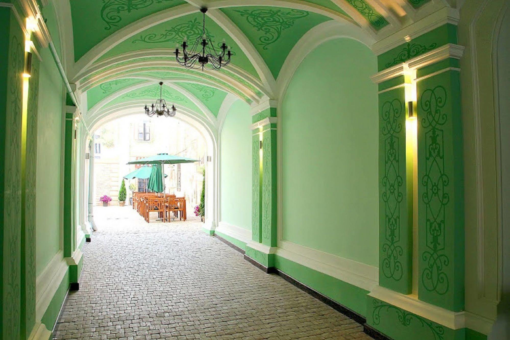 Vintage Hotel Odesa Exterior foto